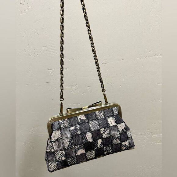 Handmade Embossed Leather Patchwork Bowknot Shaped Kisslock Clutch & 2 Straps - Picture 6 of 16